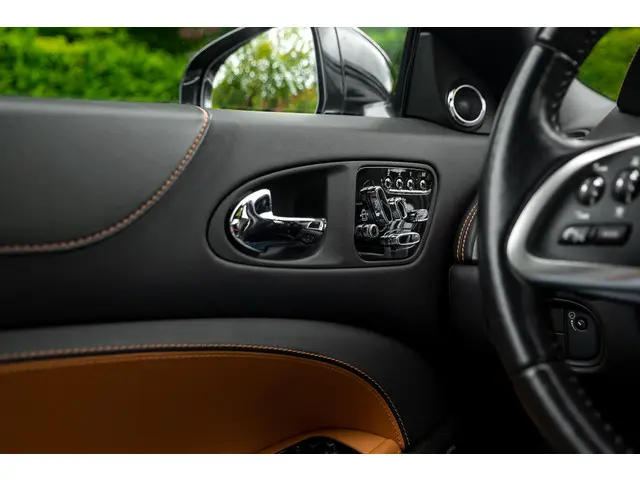 Jaguar XK XKR 5.0 V8 XKR-S Convertible 2012 Benzine 13