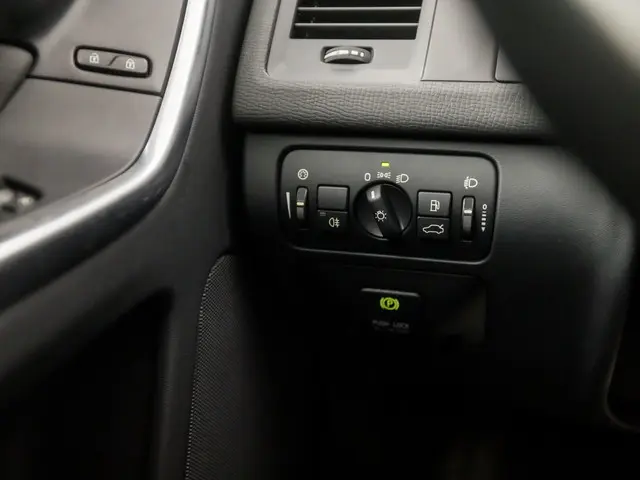 Volvo XC60 2.0 T5 Luxury Sport 2012 Benzine 20