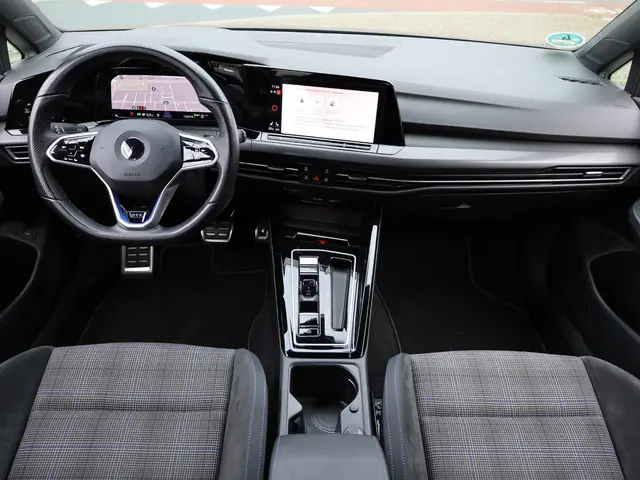 Volkswagen Golf GTE 2022 Hybride Benzine 9