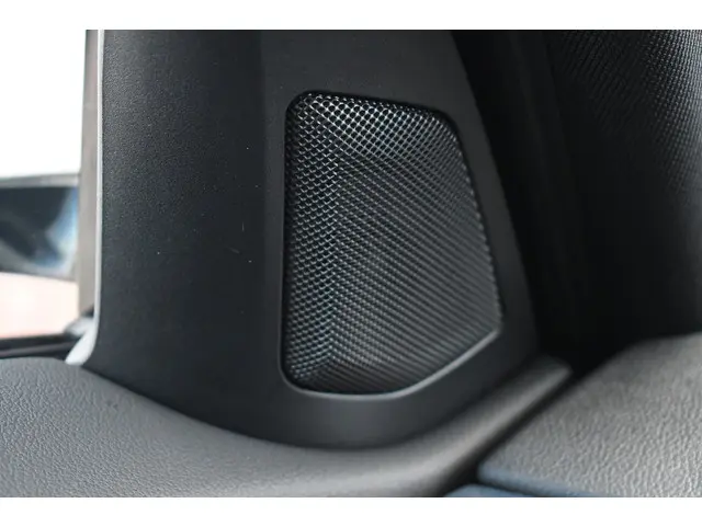 BMW 3 Serie Touring 330e M-Sport 2023 Hybride Benzine 18