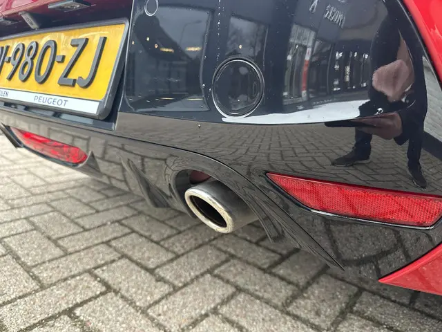 Peugeot 208 1.2 Turbo 100 PK GT Pack 2021 Benzine 54