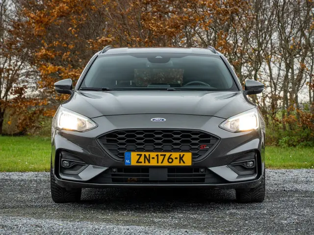 Ford Focus Wagon 1.0 EcoBoost ST Line 2019 Benzine 4