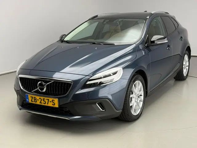 Volvo V40 Cross Country 1.5 T3 Polar+ Luxury 2019 Benzine