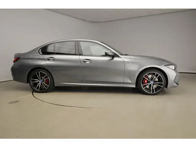 BMW 3 Serie Sedan 320e 2025 Hybride Benzine 4