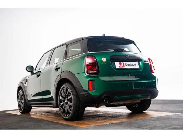 MINI Countryman Cooper SE ALL4 2022 Hybride Benzine 13