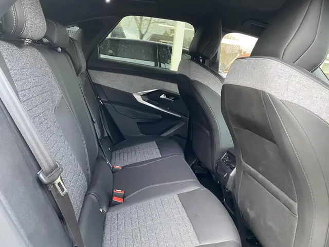 Peugeot 3008 1.2 Hybrid 145 Allure 2025 Hybride Benzine 9