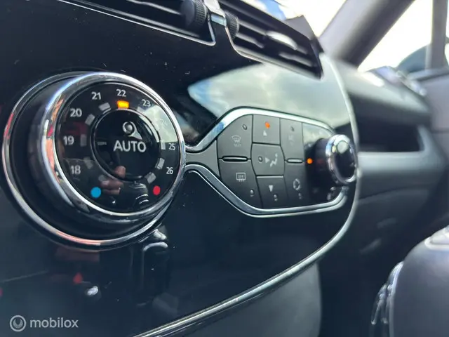 Renault Clio 1.2 GT|AUTOMAAT|CAMERA|PDC|AIRCO 2015 Benzine 16