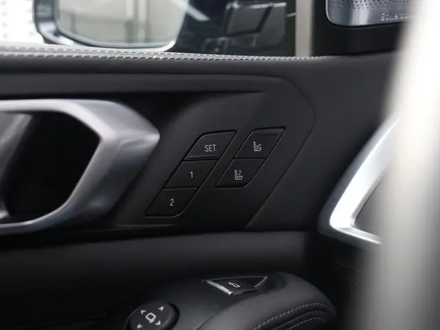 BMW X5 M Competition 2025 Benzine 41