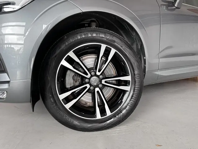 Volvo XC60 2.0 T5 Momentum 2019 Benzine 27