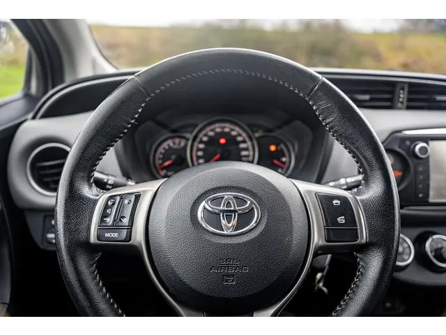Toyota Yaris 1.0 VVT-i Trend 2015 Benzine 21