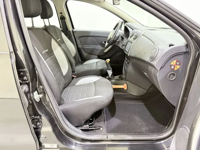 Dacia Sandero Stepway 0.9 TCe Laureate Navi 2014 Benzine 19