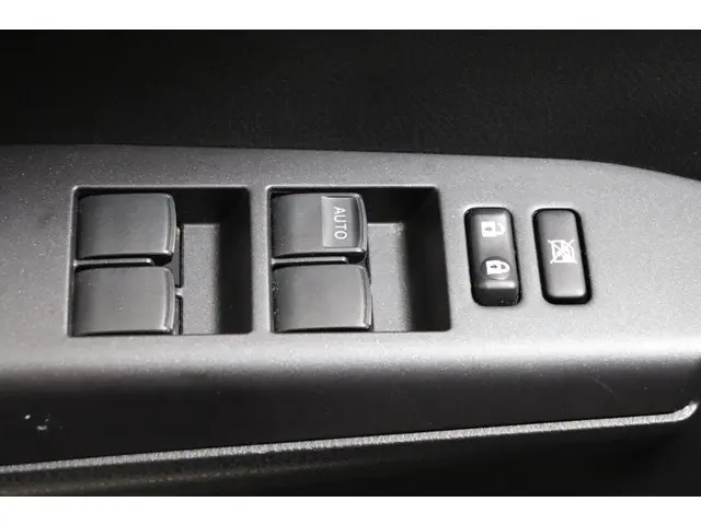 Toyota RAV4 2.5 Hybrid AWD Energy, 2018 Hybride Benzine 18