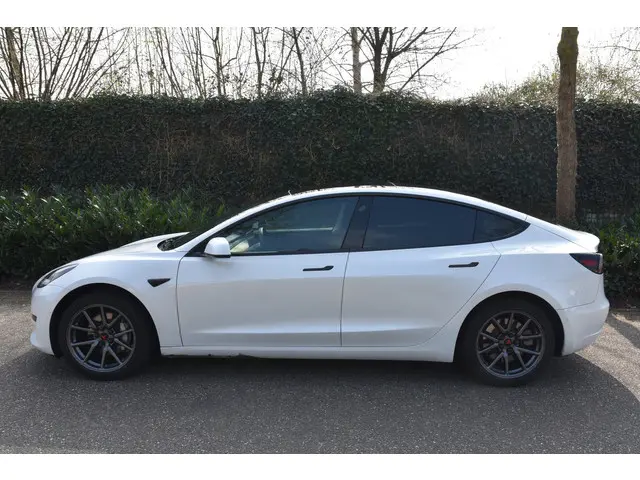 Tesla Model 3 3