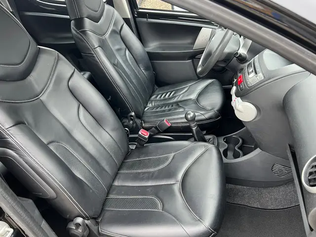 Peugeot 107 1.0 EXCLUSIVE NL-AUTO-NAP 2014 Benzine 31