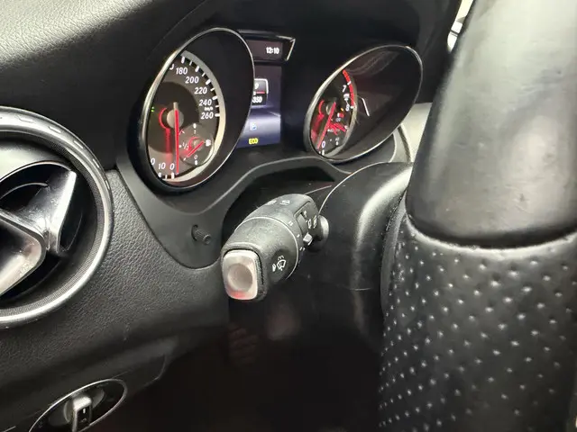 Mercedes-Benz GLA 200 Ambition 2014 Benzine 8