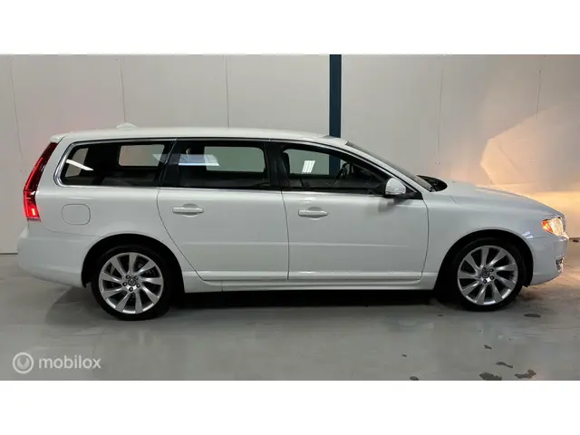 Volvo V70 1.6 T4 Nordic+ NAVI / LEER / NL-AUTO 2014 Benzine 8