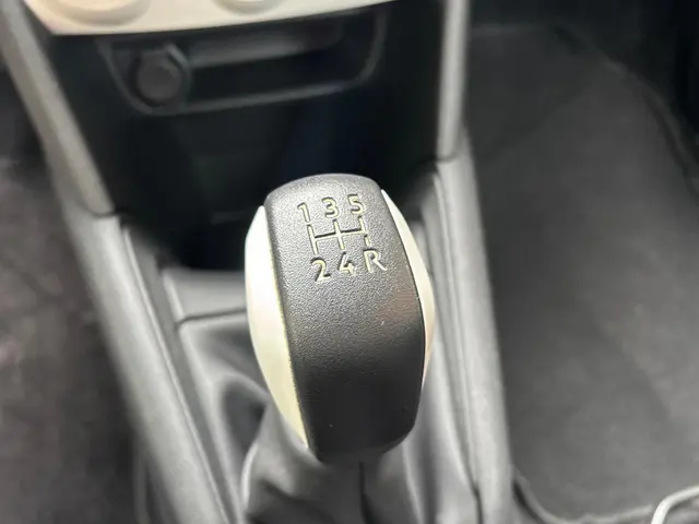 Peugeot 208 1.0 VTi LIKE 2014 Benzine 23