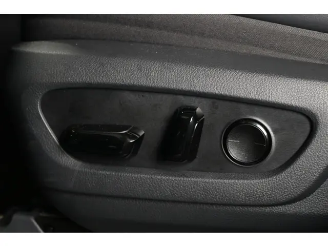 Lexus NX 450h+ AWD F SPORT Line 2025 Hybride Benzine 15