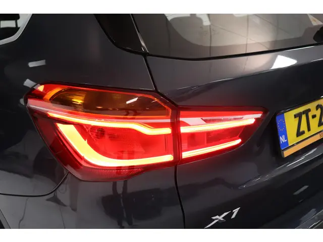 BMW X1 sDrive20i Orange Edition III 2019 Benzine 40