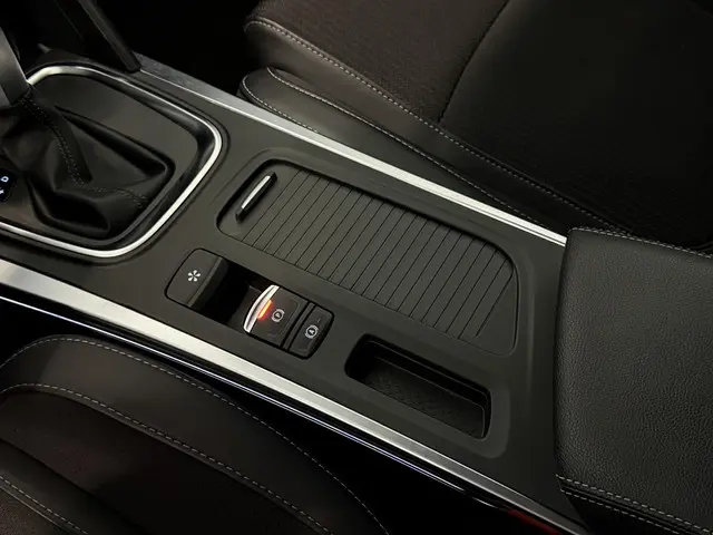 Renault Mégane 1.3 TCe 140 EDC Intens 2022 Benzine 35