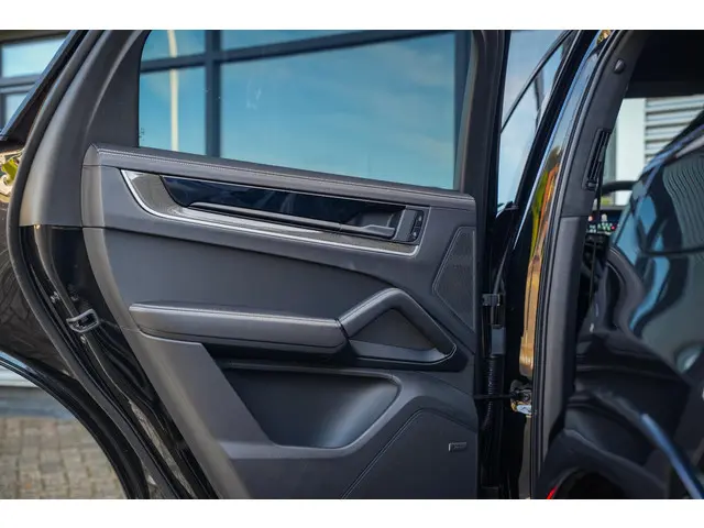 Porsche Cayenne Coupé 3.0 E-Hybrid 2024 Hybride Benzine 36