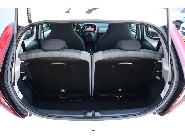 Toyota Aygo 1.0 VVT-i x-play 2020 Benzine 15