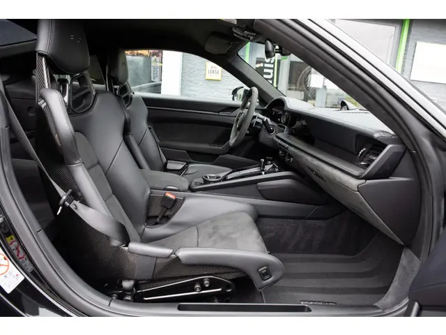 Porsche 911 3.0 Carrera GTS 2022 Benzine 13