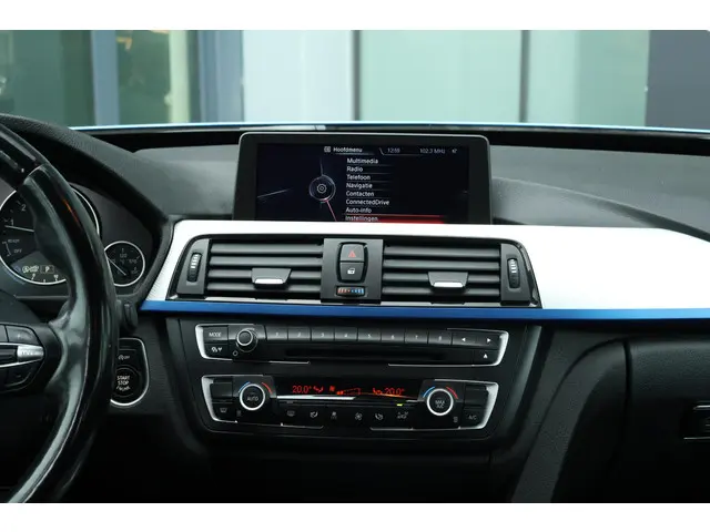 BMW 3 Serie Gran Turismo 320i Executive 2015 Benzine 34