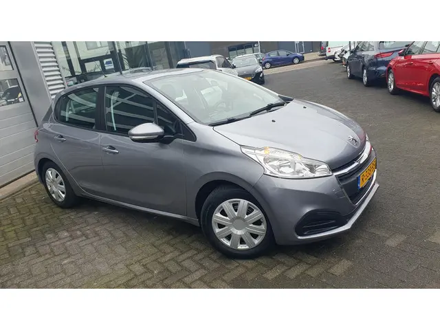 Peugeot 208 1.2 PureTech Like 2019 Benzine 13