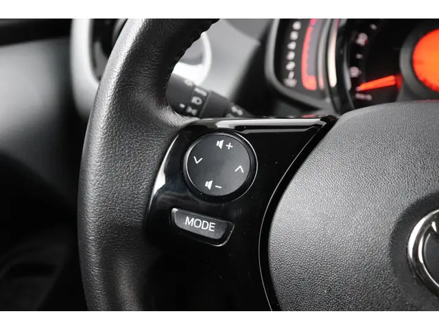 Toyota Aygo 1.0 VVT-i x-joy 2022 Benzine 22
