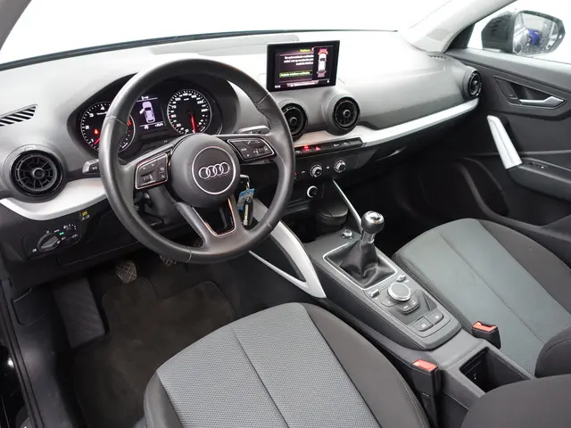 Audi Q2 1.6 TDI S-line Black Optic 2018 Diesel 2