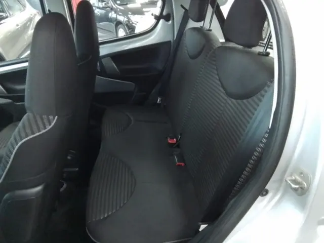 Peugeot 107 1.0 Active 2013 Benzine 11