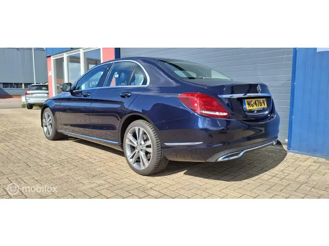 Mercedes-Benz C-Klasse 3