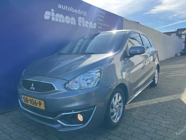 Mitsubishi Space Star 1.0 Intense 2018 Benzine