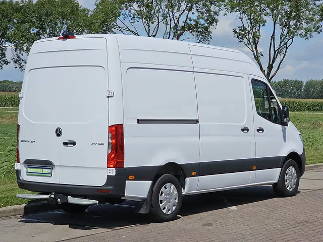 Mercedes-Benz Sprinter 317 2023 Diesel 3
