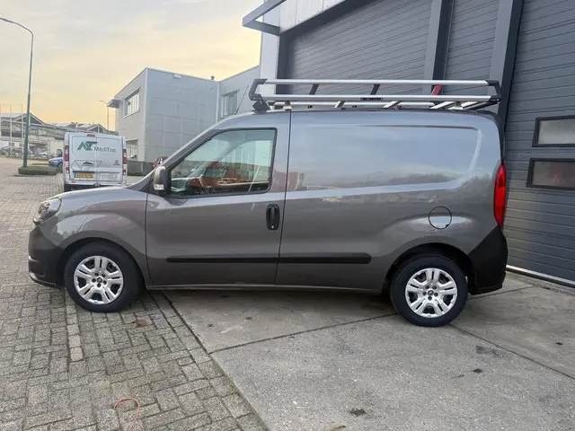 Fiat Doblò Cargo 1.6 MJ L1H1 ECO JET 2018 Diesel 2