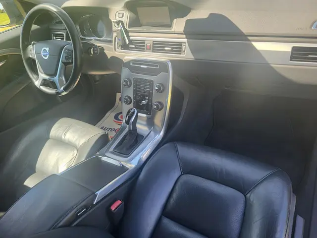 Volvo V70 1.6 T4 Nordic+ navi trekhaak 17"LMV 2014 Benzine 10
