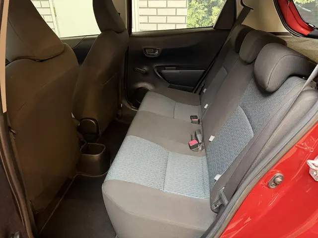 Toyota Yaris 1.0 VVT-i Aspiration 2013 Benzine 14