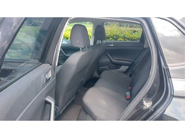 Volkswagen Polo 1.0 TSI Comfortline 2019 Benzine 12