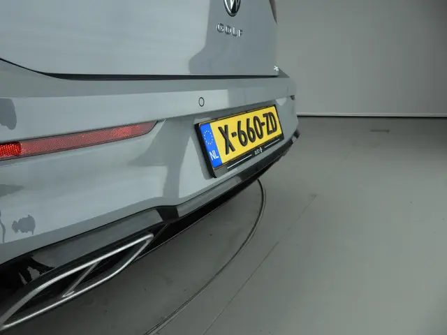 Volkswagen Golf 1.5 eTSI R-Line Business 2024 Benzine 29