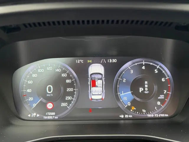 Volvo XC40 2.0 T4 R-Design | 2018 | 2018 Benzine 23