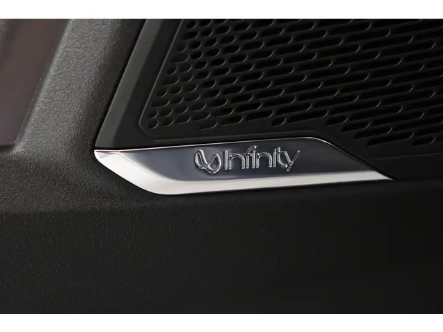 Lynk & Co 01 1.5 2025 Hybride Benzine 32