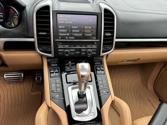 Porsche Cayenne 3.0 S E-Hybrid 2015 Hybride Benzine 12