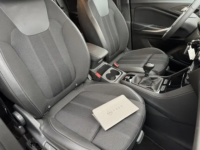 Opel Grandland 1.2 Turbo GS 2024 Benzine 14
