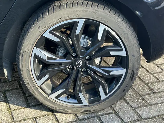 Renault Clio 1.0 TCe 90 GPF techno 2024 Benzine 27