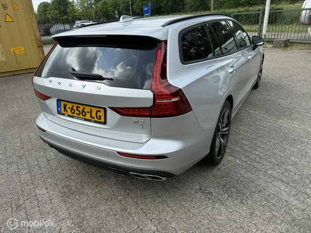 Volvo V60 2.0 B3 R-Design 2021 2021 Benzine 5