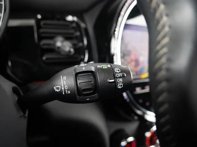 MINI 5-Deurs Cooper 2022 Benzine 30