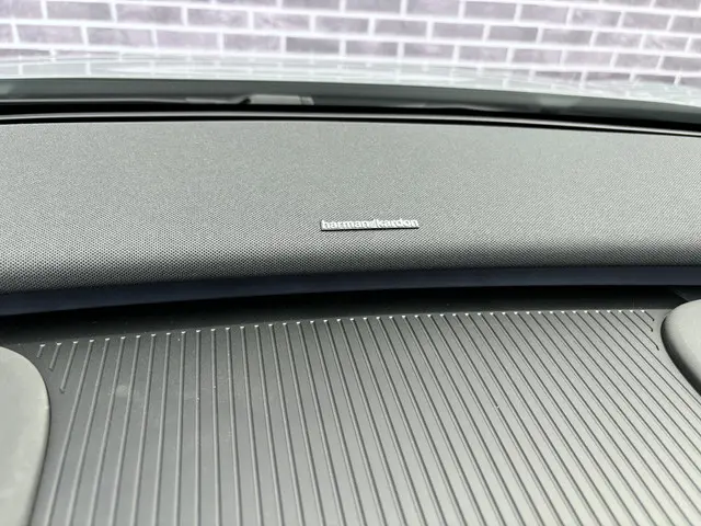 Volvo EX30 Extended Range Plus 2025 Elektrisch 15
