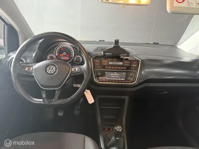 Volkswagen up! 1.0 BMT high up! 2017 Benzine 9