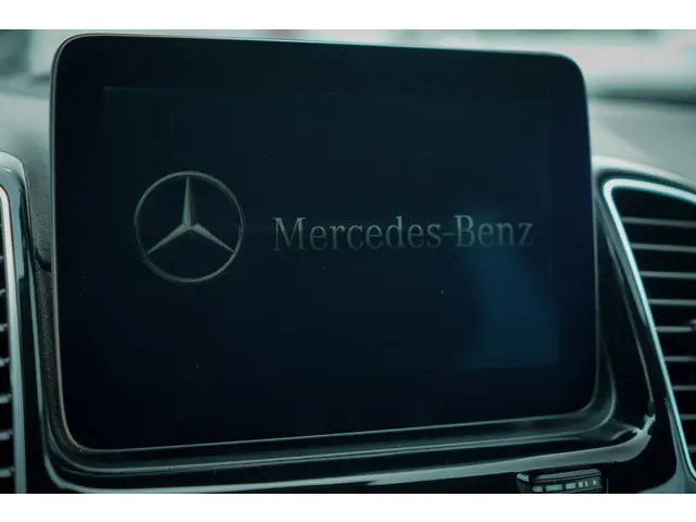 Mercedes-Benz GLE 500 e 4MATIC 2016 Hybride Benzine 28